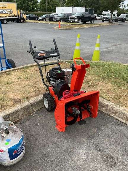 Ariens Compact 22 Snow Blower, here in time for the upcoming winter is a like,new looking Snow Blower, electric over pull cord start, Starts right up guys so pay attention here. Subaru Engine 6.0. Electric cord is included.