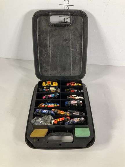 AFX rave case with race track cars. - Hash Auctions