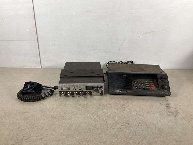 Realistic CB radio and Uniden Bearcat scanner, powers on - Hash Auctions