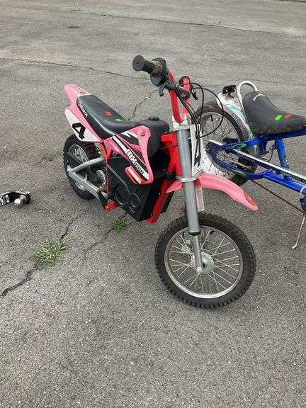Razor battery powered kids bike, no charge or charger, non tested by Hash Auctions