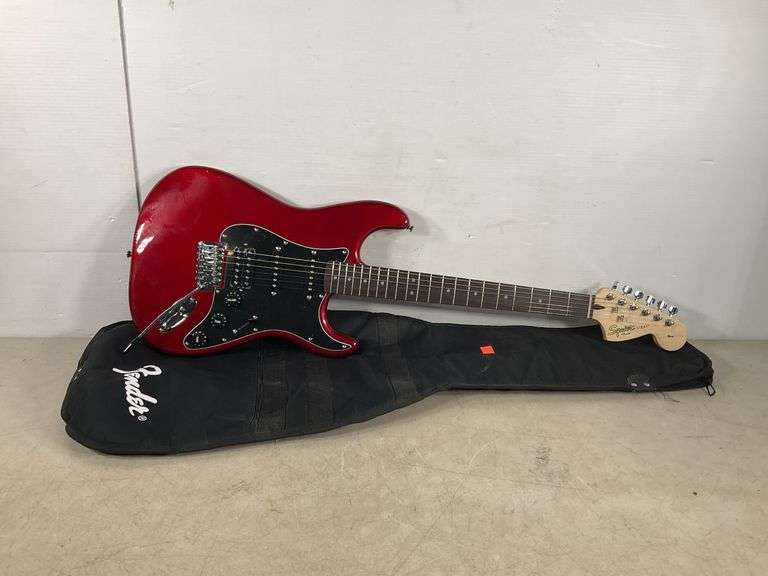 Fender Squier Strat Affinity series electric guitar with soft shell ...