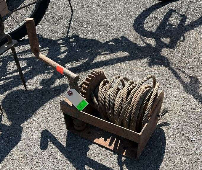Crank handle winch
