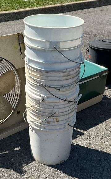 Lot of poly buckets