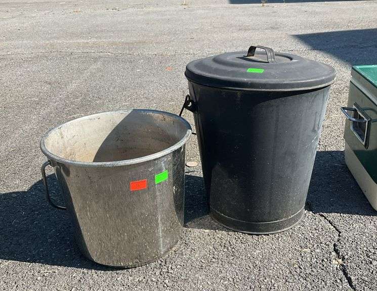 Small metal bathroom trashcan, and small metal bucket