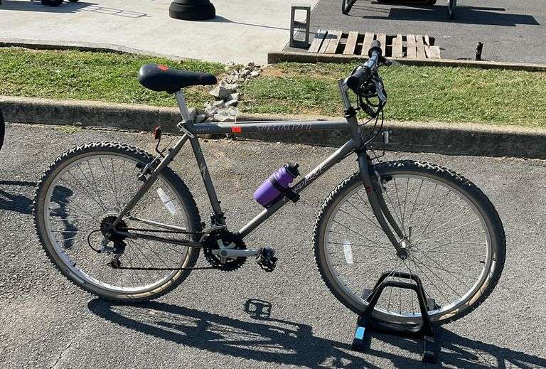 Specialized bike, 21speed, cro-mop tubing, sport ed., chain is rusty