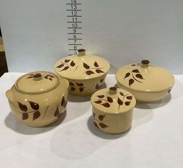 Set of Watt USA Oven Ware Ceramic Dishes with Covers - Hash Auctions