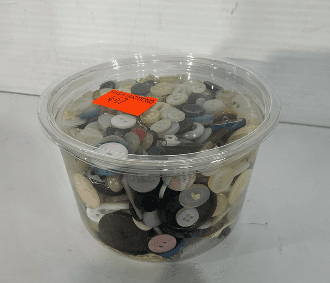 Deli container full of buttons - Hash Auctions