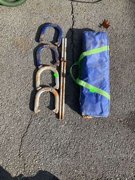 Horseshoes and Stakes with Carrying Case