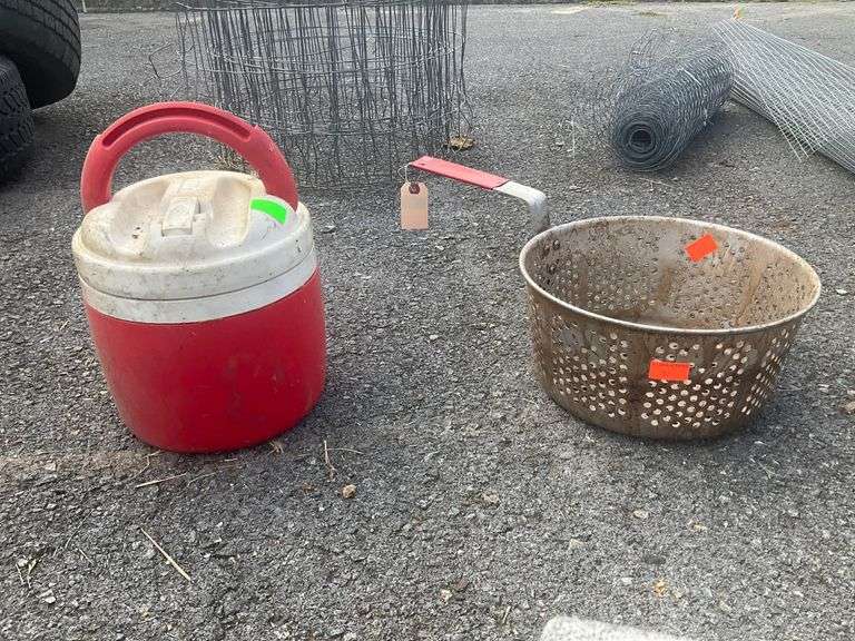 Igloo Red Beverage Dispenser and Metal Deep Fry Basket with Red Handle
