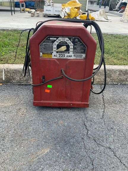Lincoln Electric AC 225 Amp Arc Welder Model AC-225-S