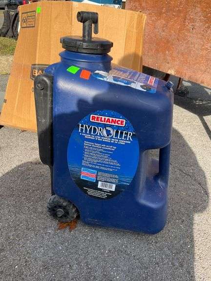 Reliance Hydroller 8-Gallon Wheeled Water Container
