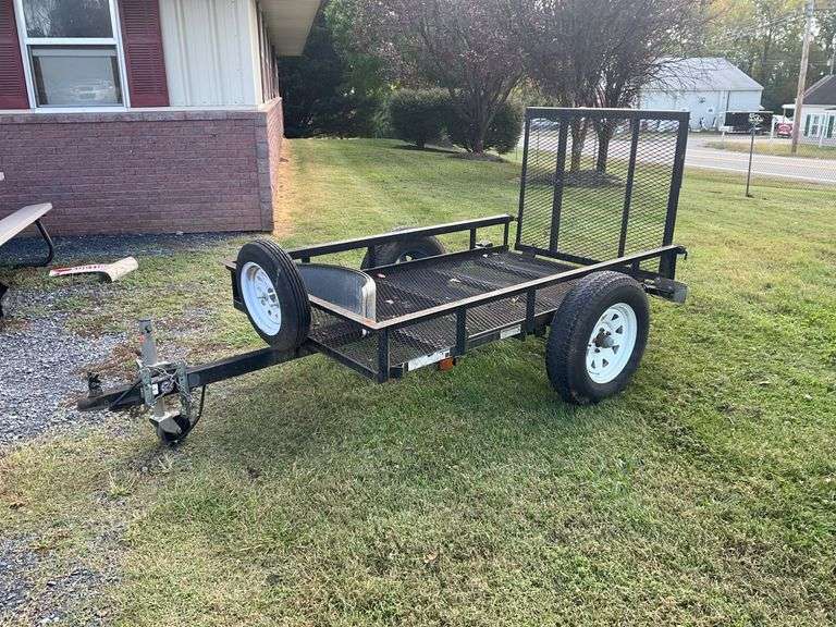 4×7 Foot Utility Trailer with 38-Inch Ramp and Mesh Floor