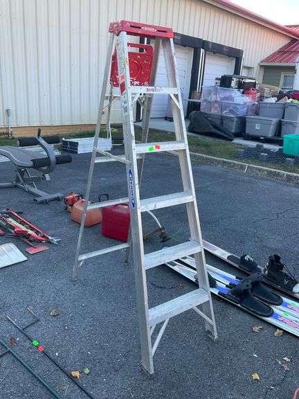 Werner 6-Foot Aluminum Ladder with 200 lb Load Capacity