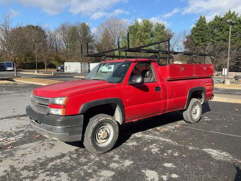 2005 Chevrolet Pickup Truck, Vin#1GCHC24U45E287663.  Click to read further information