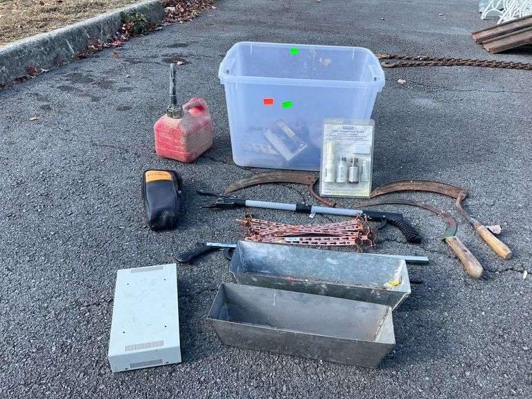 Tools, SMC 10BASE-T Concentrator, Fluke 333 Clamp Meter, and More