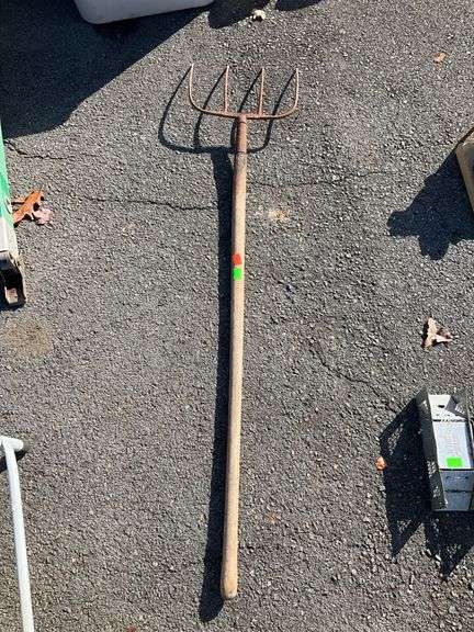 Four Tine Pitchfork with Wooden Handle