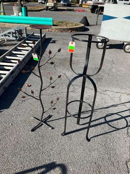 Leaf Accent Metal Candle Pillar Stand and Metal Plant Stand