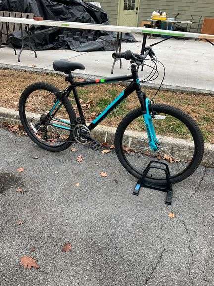 Nishiki Pueblo Mountain Bike with 18-Inch Frame and 26-Inch Wheels
