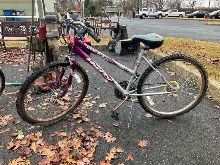 Huffy Blackwater MTB Bicycle with Steel Frame and Knobby Tires