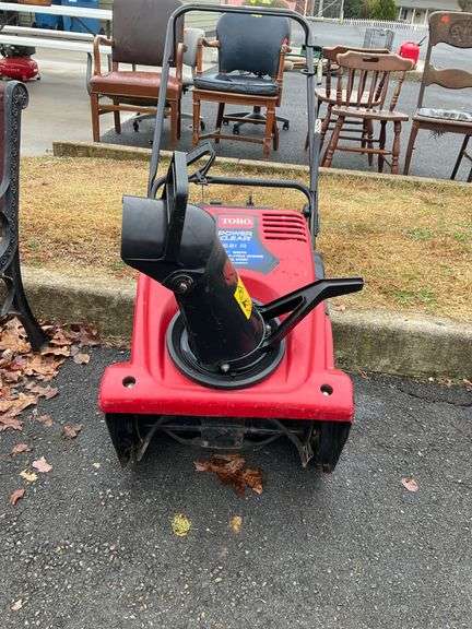 Toro Power Clear 621 R Single-Stage Snow Blower with 163cc OHV 4-Cycle Engine