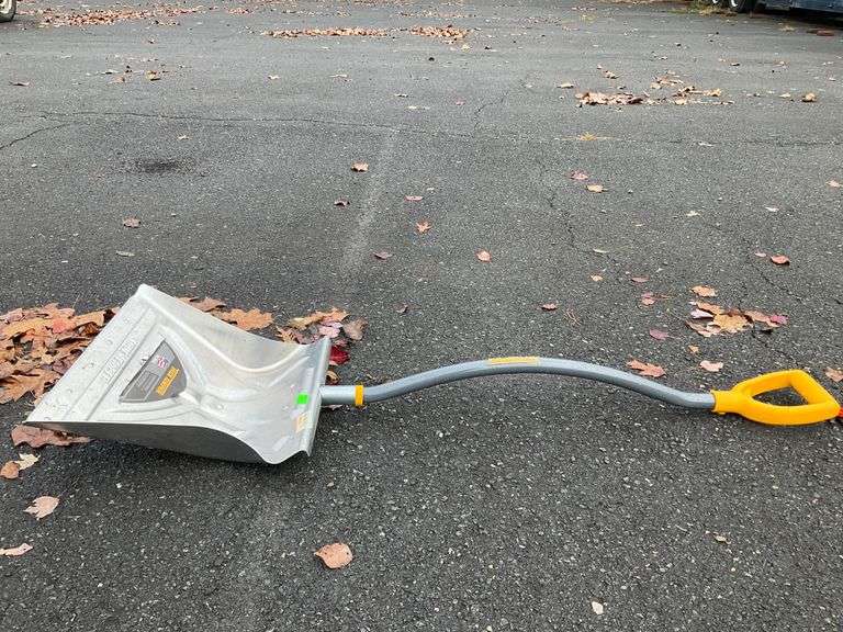 True Temper Aluminum Snow Shovel With Ergonomic Handle