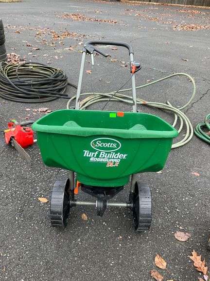 Scotts Turf Builder EdgeGuard Broadcast Spreader with Adjustable Dial
