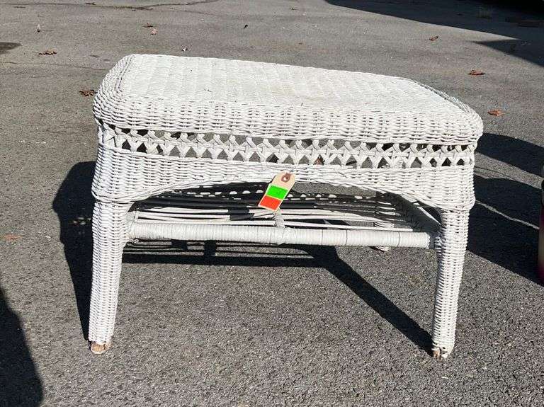 White Painted Rectangular Wicker Coffee Table, 22”x16”