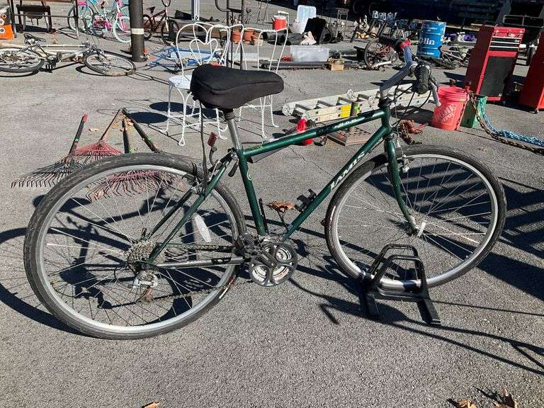 Green Alighn AMS Bicycle with Front Suspension