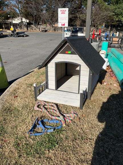 Dog House with Gabled Roof and Attached Porch, 26″Hx30″Lx24″W