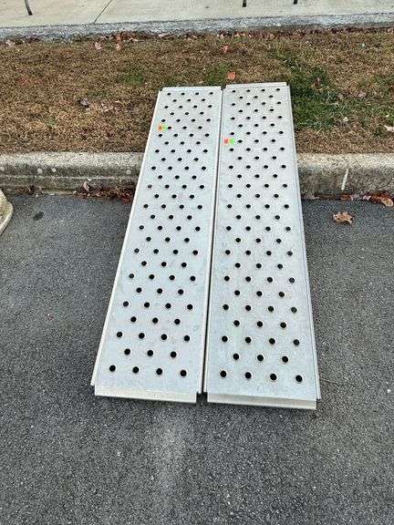 Vented Aluminum Automotive Ramps, 66″L x 14″W, 750lb Capacity Each