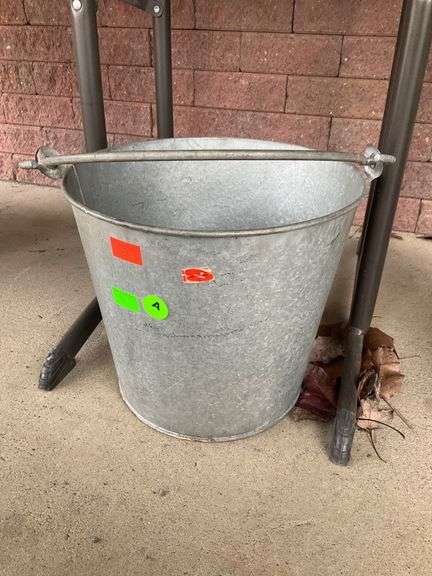 Galvanized Bucket with Handle, 11-Inch Diameter x 10-Inch Height
