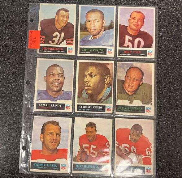 1965 Philadelphia Football Cards Featuring Nine Players - Hash Auctions