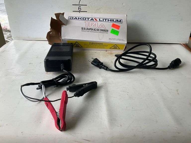 Dakota Lithium 10A LiFePO4 AC/DC Battery Charger with Accessories