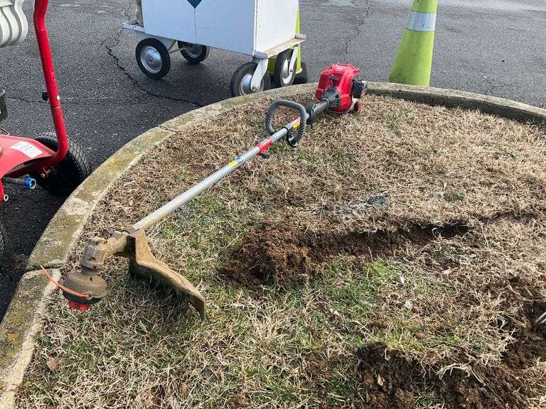 Craftsman WS2200 Gas-Powered String Trimmer with Adjustable Handle