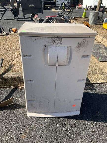 Rubbermaid Two-Door Storage Cabinet with One Shelf