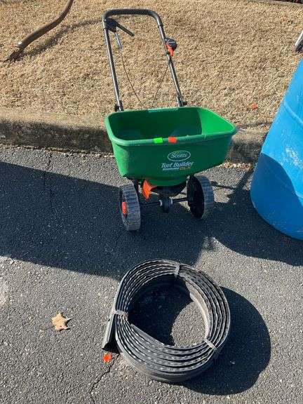 Scotts Turf Builder Broadcast Spreader and Coiled Garden Edging Kit