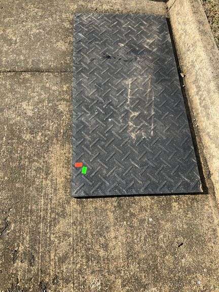 Rubber Mat with Diamond Plate Design, 2’x4′