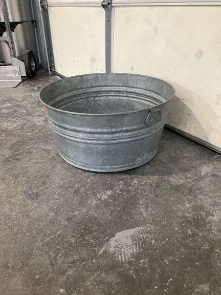 Galvanized Metal Tub with Handles, 2’ Diameter