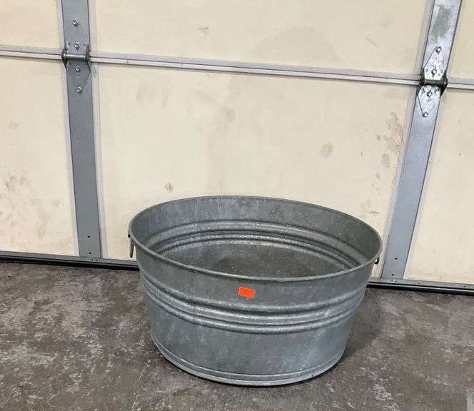 Galvanized Metal Tub with Handles, 2’ Diameter