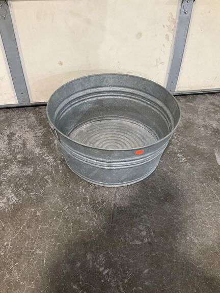 Galvanized Metal Tub with Handles, 2’ Diameter