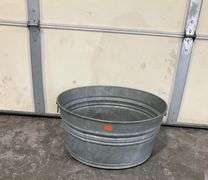 Galvanized Metal Tub with Handles, 2’ Diameter