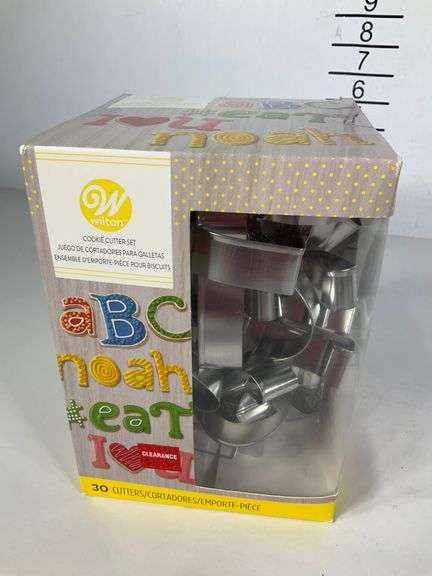 Wilton Set 7 Tagliapasta Natalizi Stivali E Cappelli: Creatività In Cucina Per Le Feste