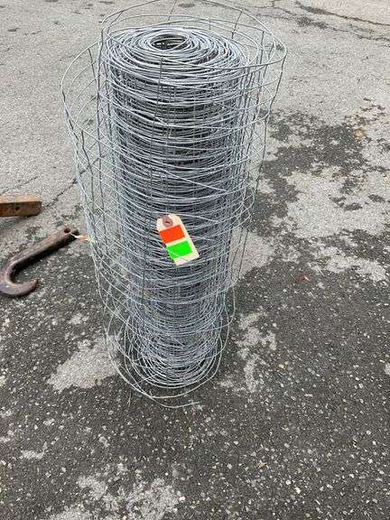 Partial Roll of Wire with Graduated Wire Stays, 28” Tall