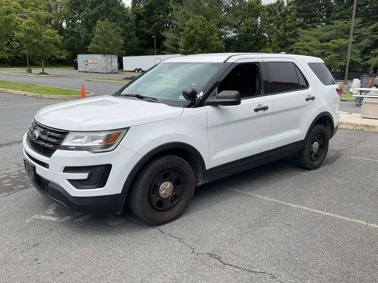 2018 Ford Explorer Sport Utility Police Interceptorm Vehicle from the Town of Berryville Va. Vin# 1FM5K8AR1JGB91718. 95,103.6 miles shown, 3.7 6 cylinder engine. Please Read