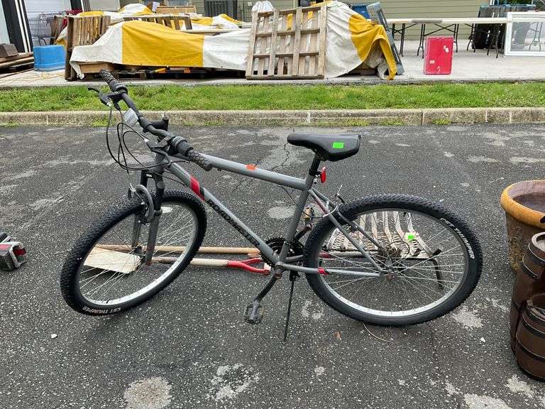 Roadmaster Granite Peak 18-Speed Mountain Bike