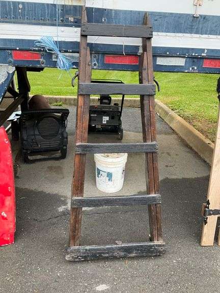 5-Foot Wooden Ladder with Weathered Finish