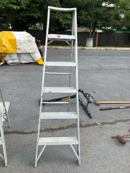 6-Foot Aluminum Stepladder - Hash Auctions