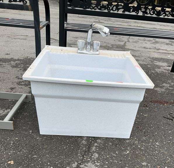 Plastic Utility Sink with Faucet and Two Legs
