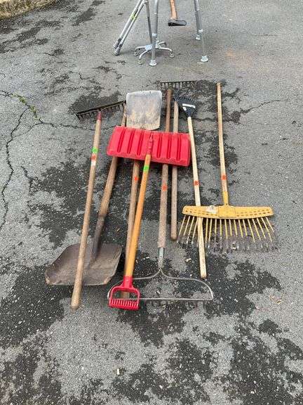 Set of 8 Assorted Gardening and Lawn Tools with Metal and Plastic Components