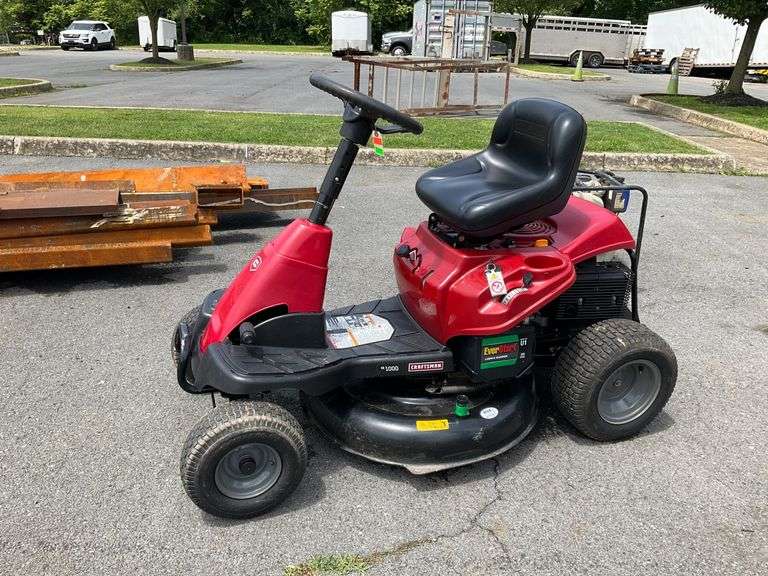 Craftsman R1000 Riding Lawn Mower with 30-Inch Cutting Deck